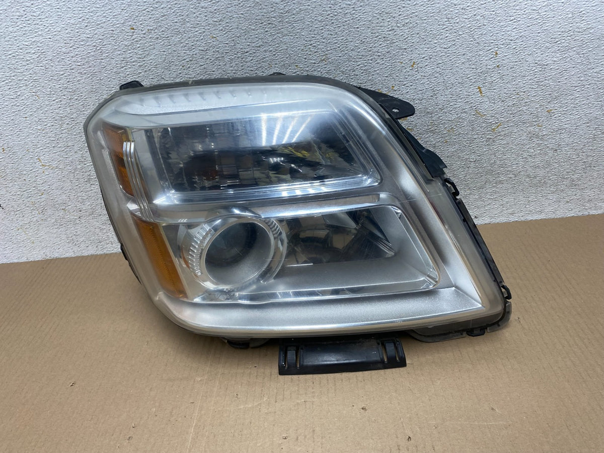 2010 to 2015 GMC Terrain Halogen Passenger Right Rh Side Headlight AJ2368 DW0
