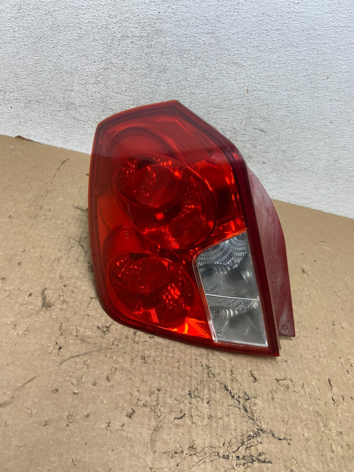 2004 to 2008 Suzuki Forenza Left Driver LH Side Tail Light AF8414 DW0
