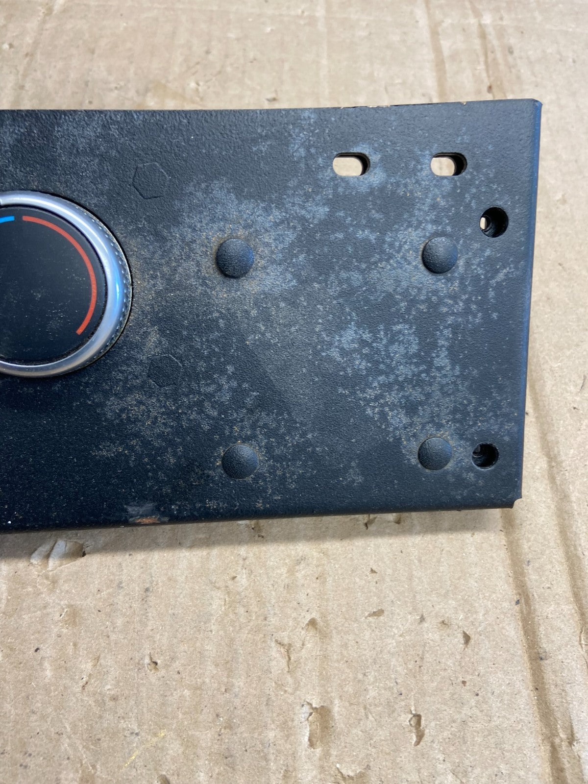 2020 to 2024 Ford Explorer Rear Climate Control Panel Trim ae1730 DG1