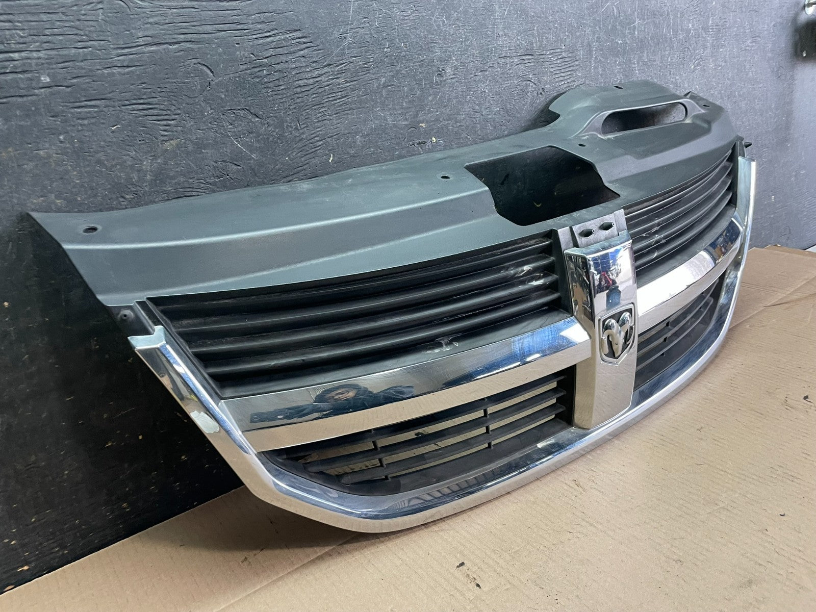 2009 to 2010 Dodge Journey Chrome Front Upper Grill Grille OEM z8350 DG1