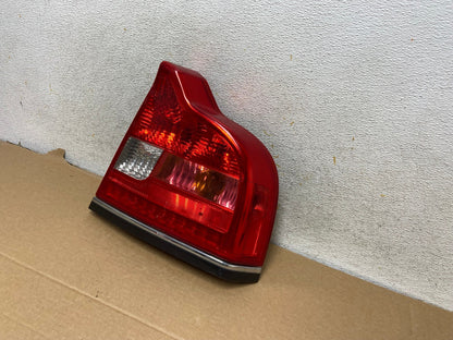 2004 - 2006 Volvo S80 Right Passenger RH Side Tail Light AH7724 LK2