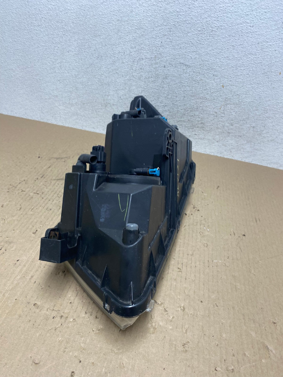 2009 to 2017 Dodge Journey Headlight Right Passenger Rh Halogen AE7131 LK8