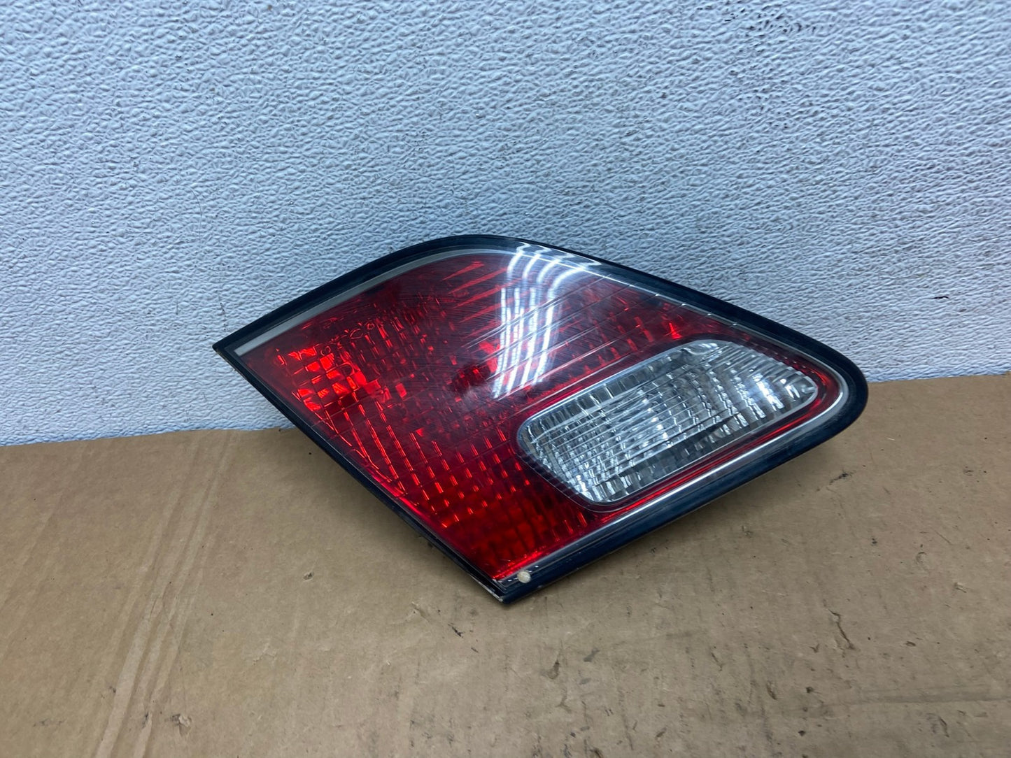 2002 2003 2004 Lexus ES300 ES330 Left Driver Lh Inner Tail Light AD3139 LK0