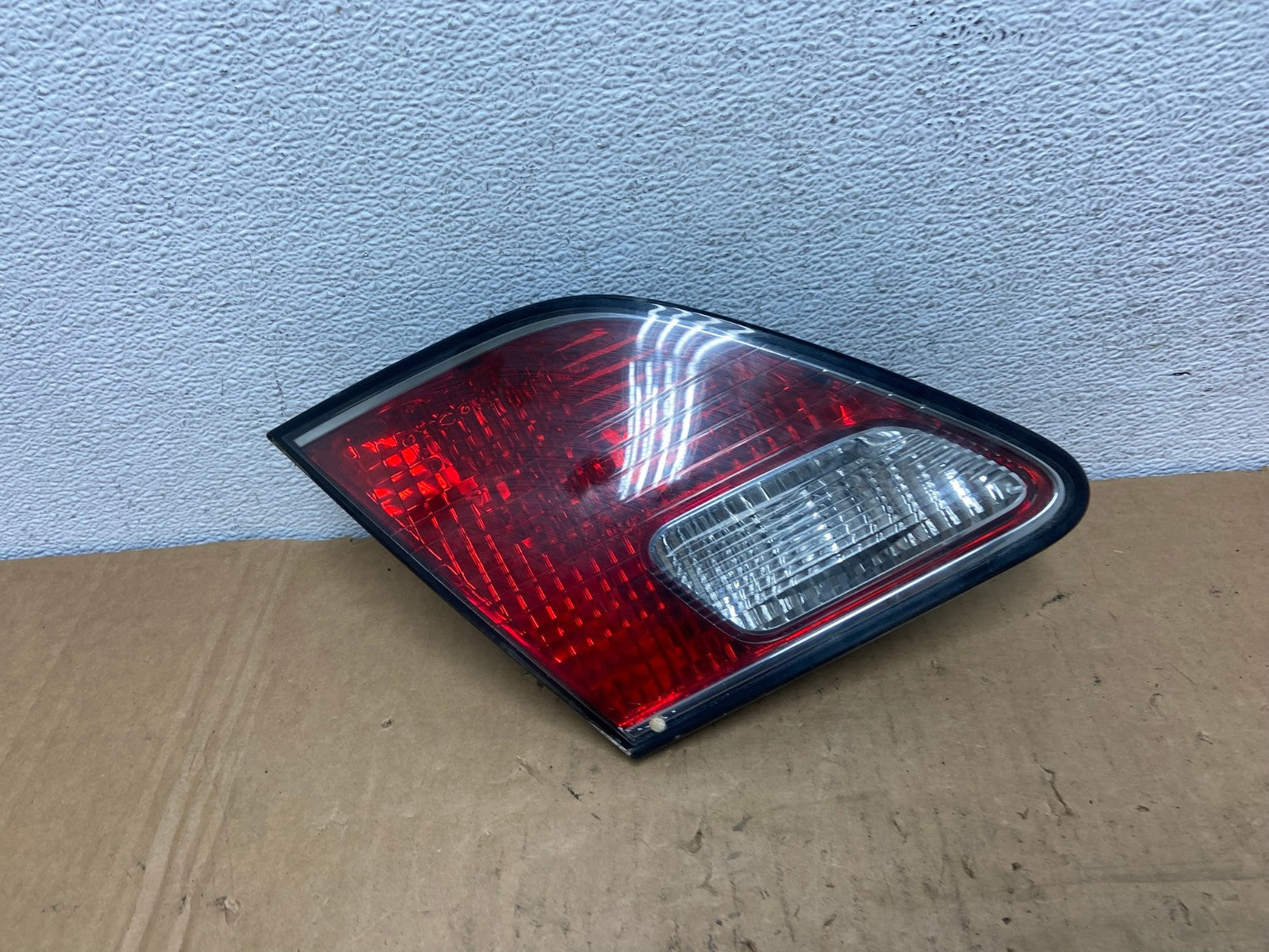 2002 2003 2004 Lexus ES300 ES330 Left Driver Lh Inner Tail Light AD3139 LK0