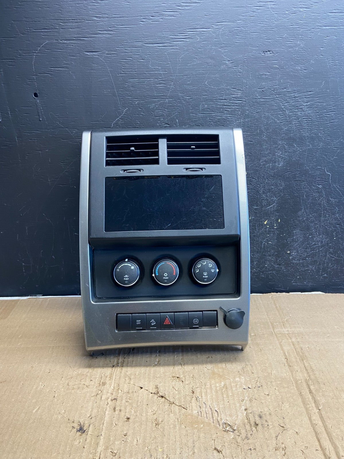 2008 to 2012 Jeep Liberty Dash Climate Temperature Control Radio Bezel AE2048 DG0