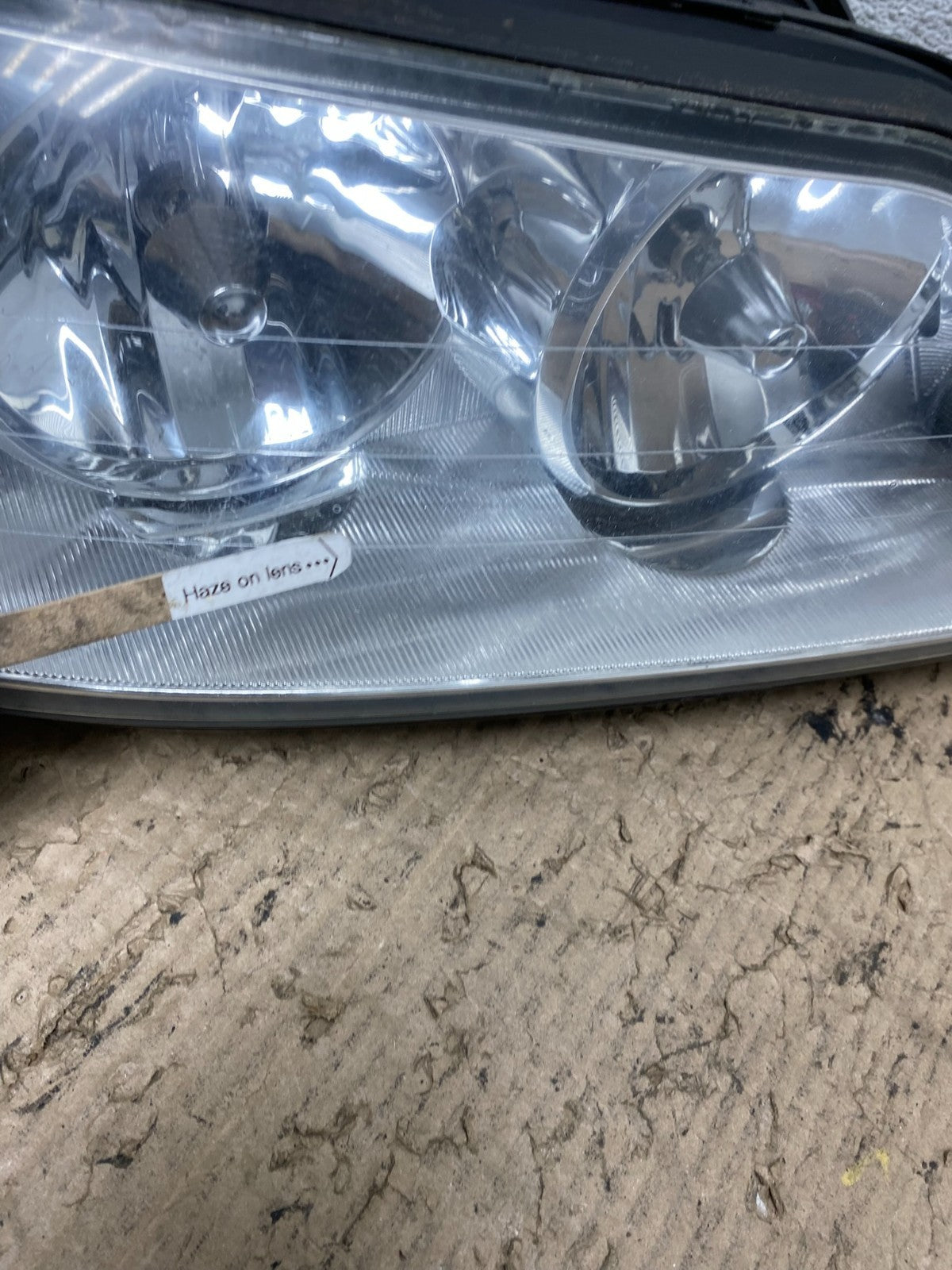 2005 to 2011 Lincoln Town Car Right Passenger Rh Side Headlight AF7195 DW4