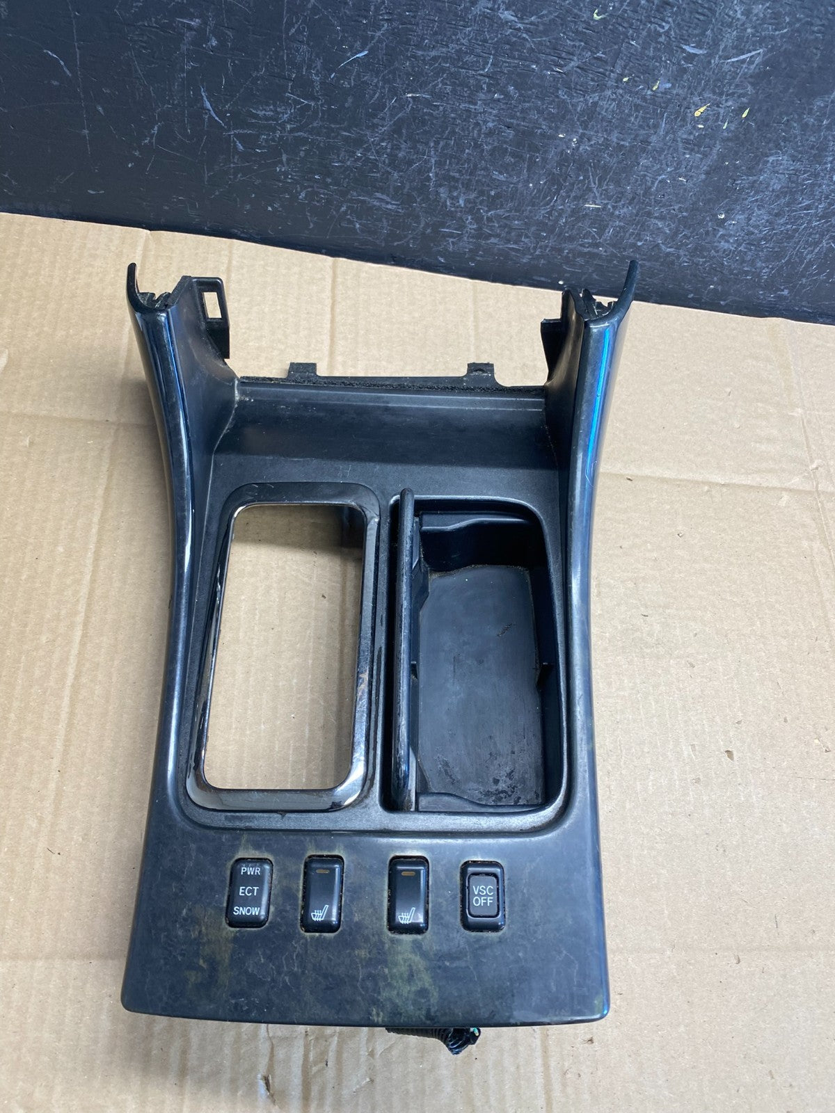 1998 2005 Lexus GS300 Center Console Shifter Bezel Cup Holder Trim AC9346 DG1