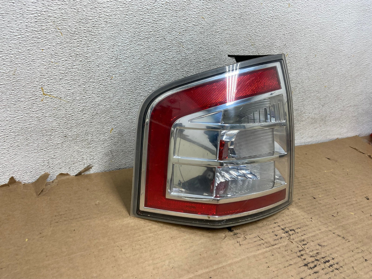 2007 to 2010 Ford Edge Tail light Left Driver Side AH4160 LK1