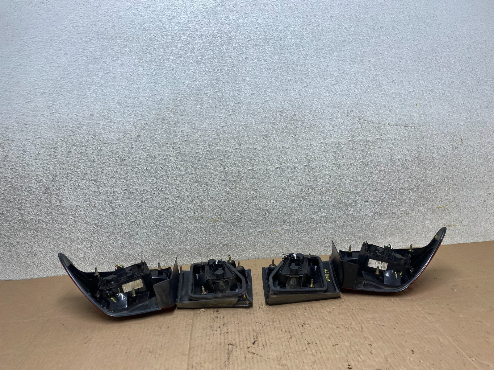 1994 to 1998 Saab 900 & Turbo Left+Right Side Tail Lights W0877 DW11
