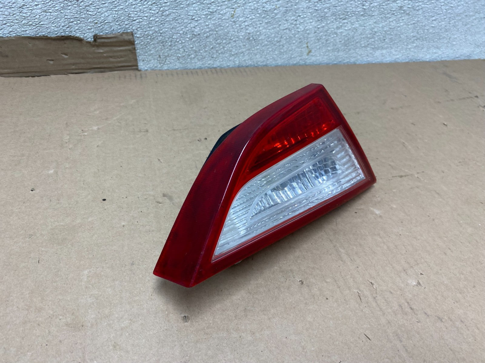 2011 2012 2013 2014 Hyundai Sonata Left Driver Inner Tail Light U8253 DW2