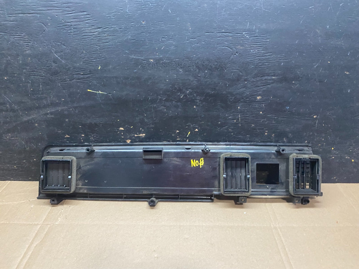 1983 to 1984 Ford Thunderbird Dash Bezel Vent Passenger Side Panel U0039 PS6