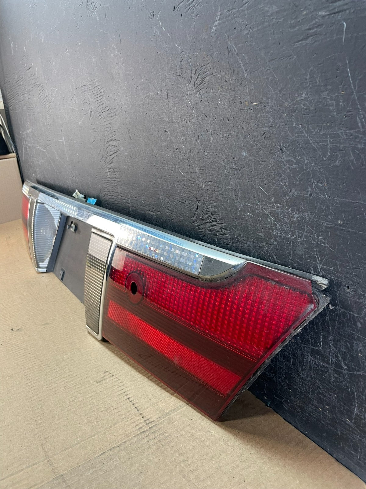 2003 2004 2005 Mercury Grand Marquis Trunk Lid Center Tail Light af5172 DG1