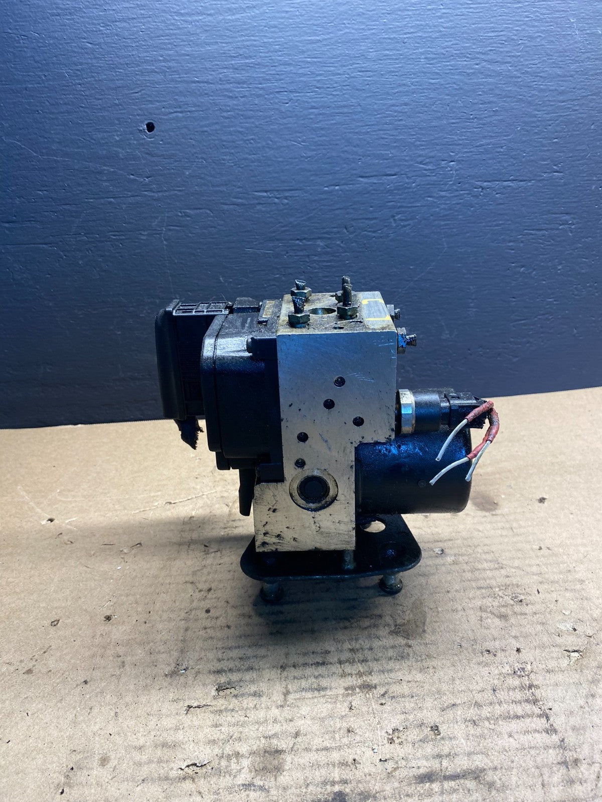2001 to 2003 Mercedes CLK320 CLK55 ABS Anti Lock Brake Pump AB7229 DG1
