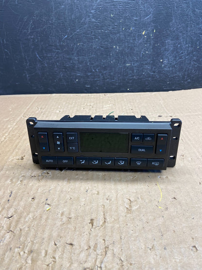 2003 to 2006 Lincoln Town Car Climate Control Panel ad6835 DG0