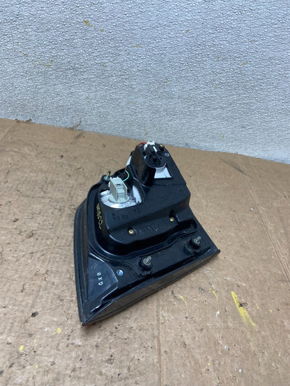 2000-2001 Infiniti i30 Right Passenger Rh Side Tail Light Inner Oem AA35225