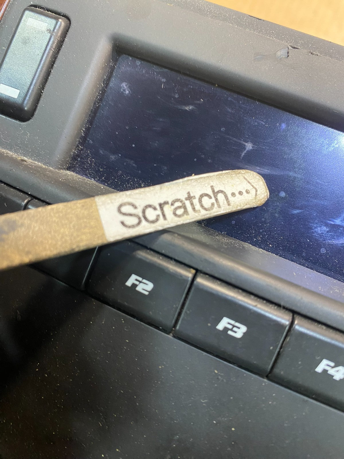 2005 to 2007 Cadillac Escalade Radio CD AM/FM DVD 6 Disc OEM Z5369 DG2