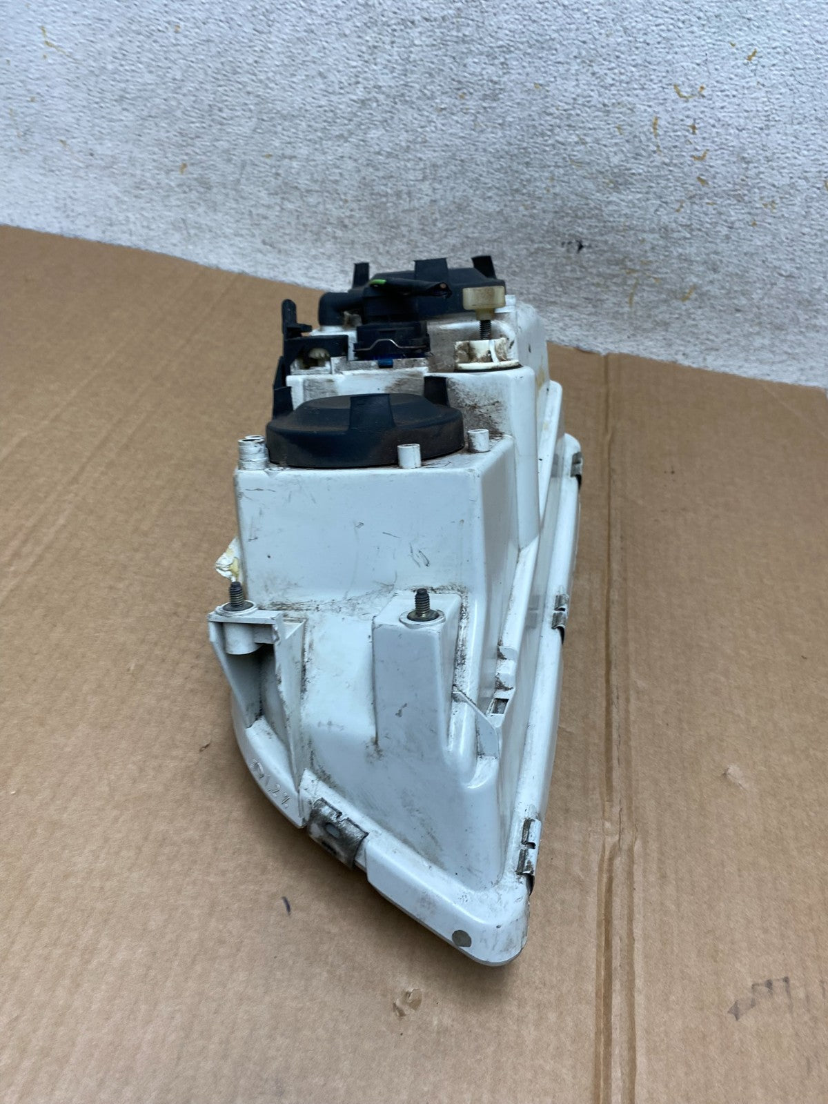 2000 - 2004 Volvo S40 Right Passenger RH Halogen Headlight AI3746 DW8