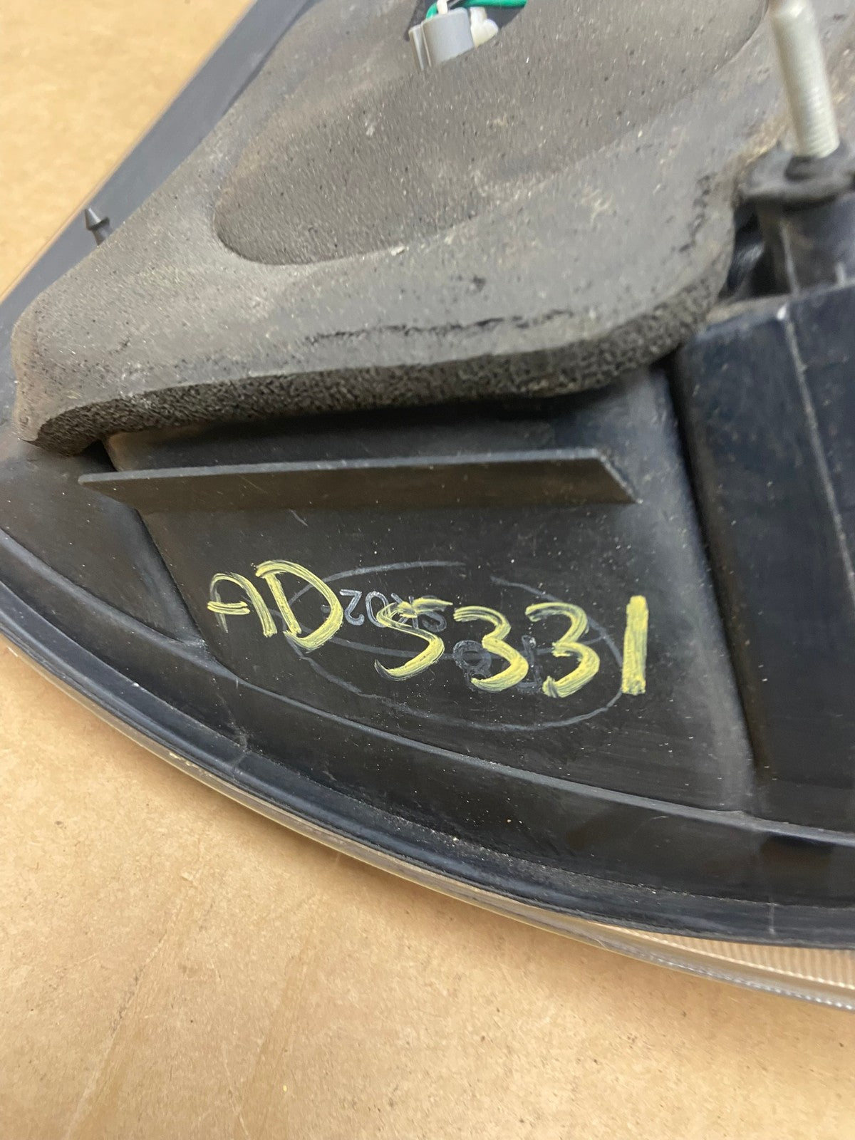 2004 - 2005 Toyota Prius Right Passenger Side Rh Tail Light AD5331 LK7