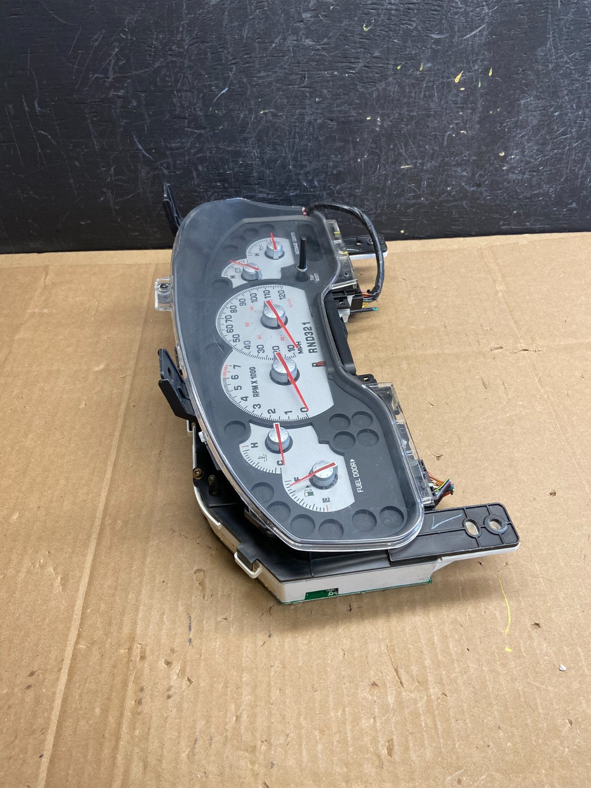 2004 2005 Ford Explorer Speedometer Cluster Gauge AD2153 DG1