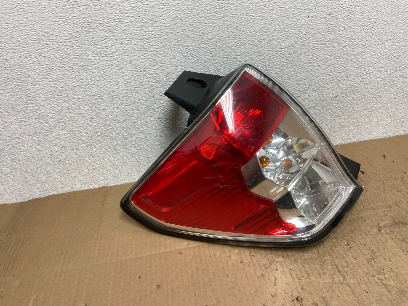 2009 - 2013 Subaru Forester Left Driver Lh Side Tail Light AB8502 DW2