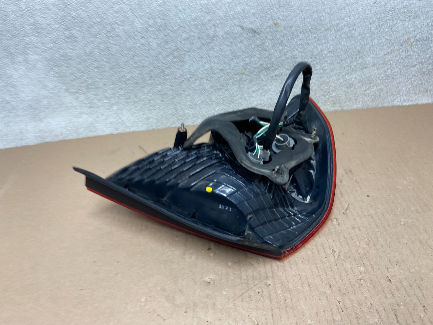 2000 2001 2002 Toyota Avalon Right Passenger Rh Side Tail Light OEM AB5920 LK3