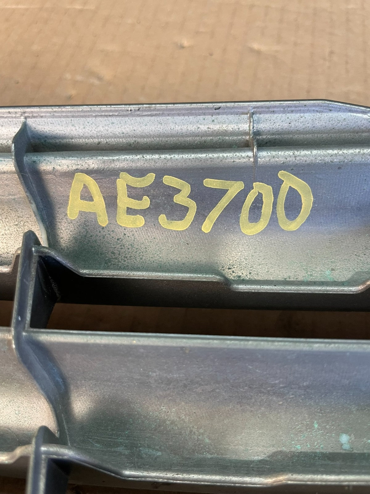 2003 to 2004 Toyota Corolla Front Upper Grill Grille Aftermarket AE3700 DG6
