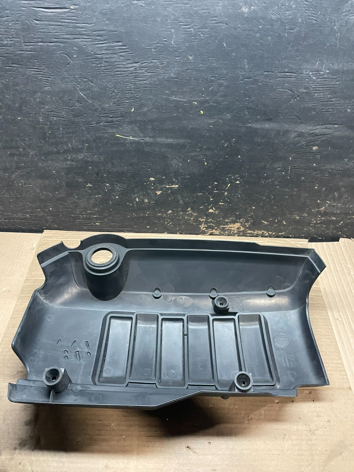 2007 to 2012 GMC Acadia 3.6L VVT Engine Cover Shield V2950 DG4