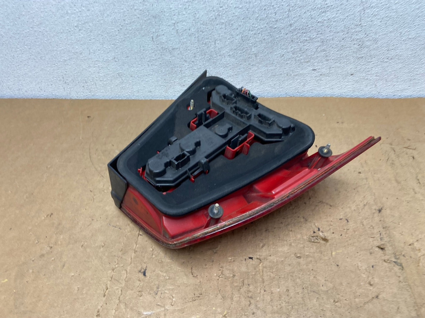 1999 to 2003 Volkswagen Jetta Sedan Right Passenger Tail Light AD0664 LK6