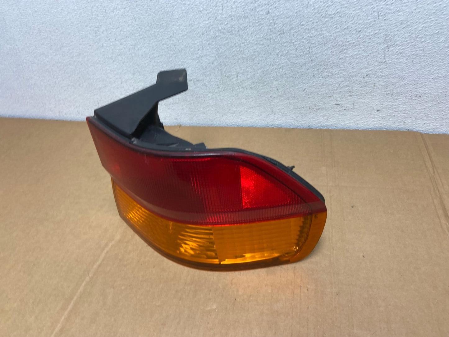 2002 2003 2004 Honda Odyssey Right Passenger Side Tail Light AC7457 LK1