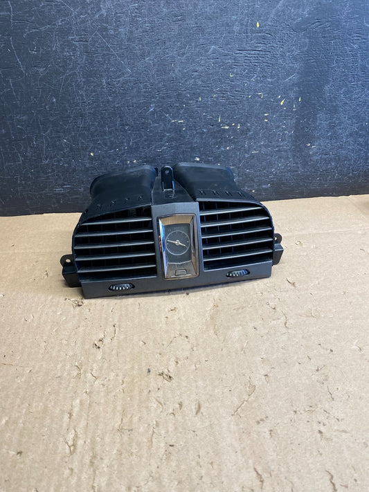 2007 to 2009 Cadillac SRX Front Center Dash Clock Air Vent AJ1287 DW0