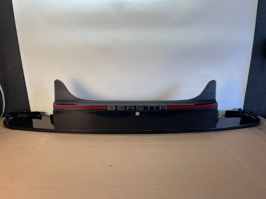 1987 - 1996 Chevrolet Beretta Center Faux Tail Light Trim Panel ah0537 DG0