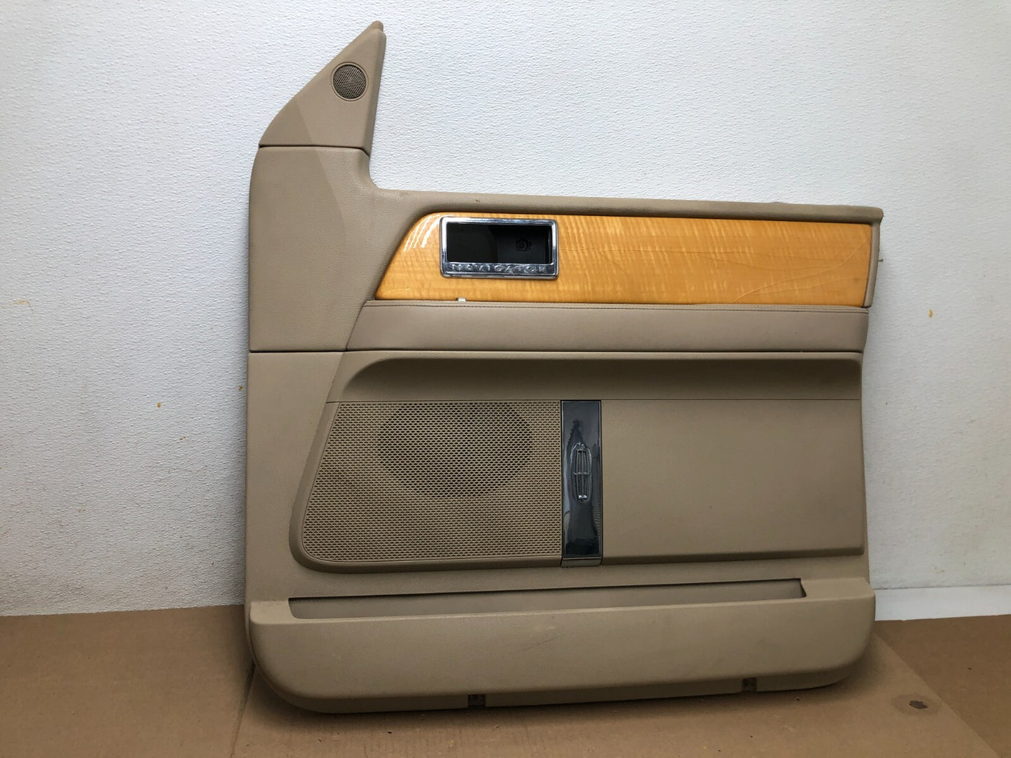 2007-2014 Lincoln Navigator Front Right Passenger Rh Side Door Trim Panel D40410
