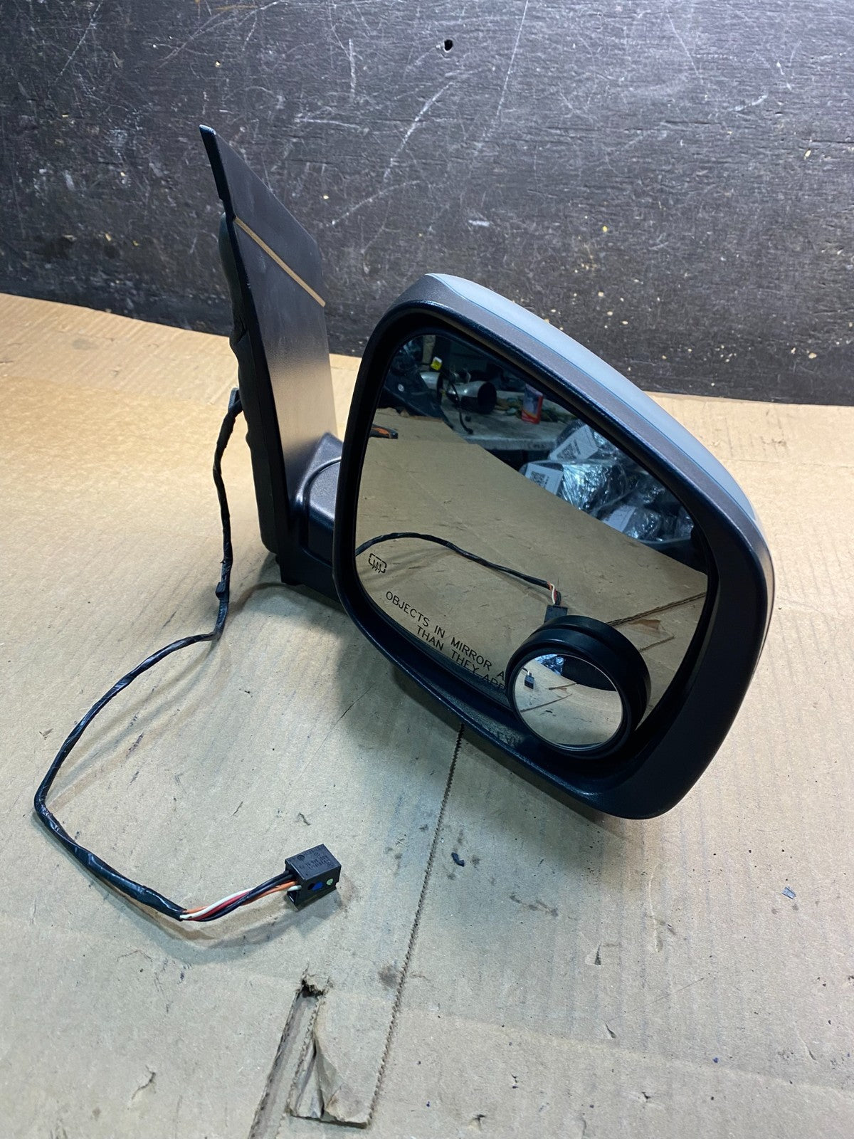 2009 to 2014 Volkswagen Routan Right Passenger View Door Mirror Y3545 MS10