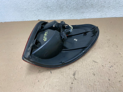 2004 to 2007 Dodge Grand Caravan Left Driver Lh Side Tail Light AG43934