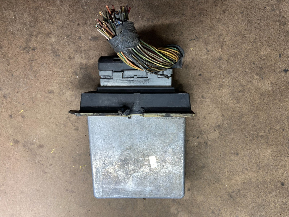 2003 Ford E350 Van 4.6L Engine Control Module 3C2A-12A650-ACB M5262 DG1