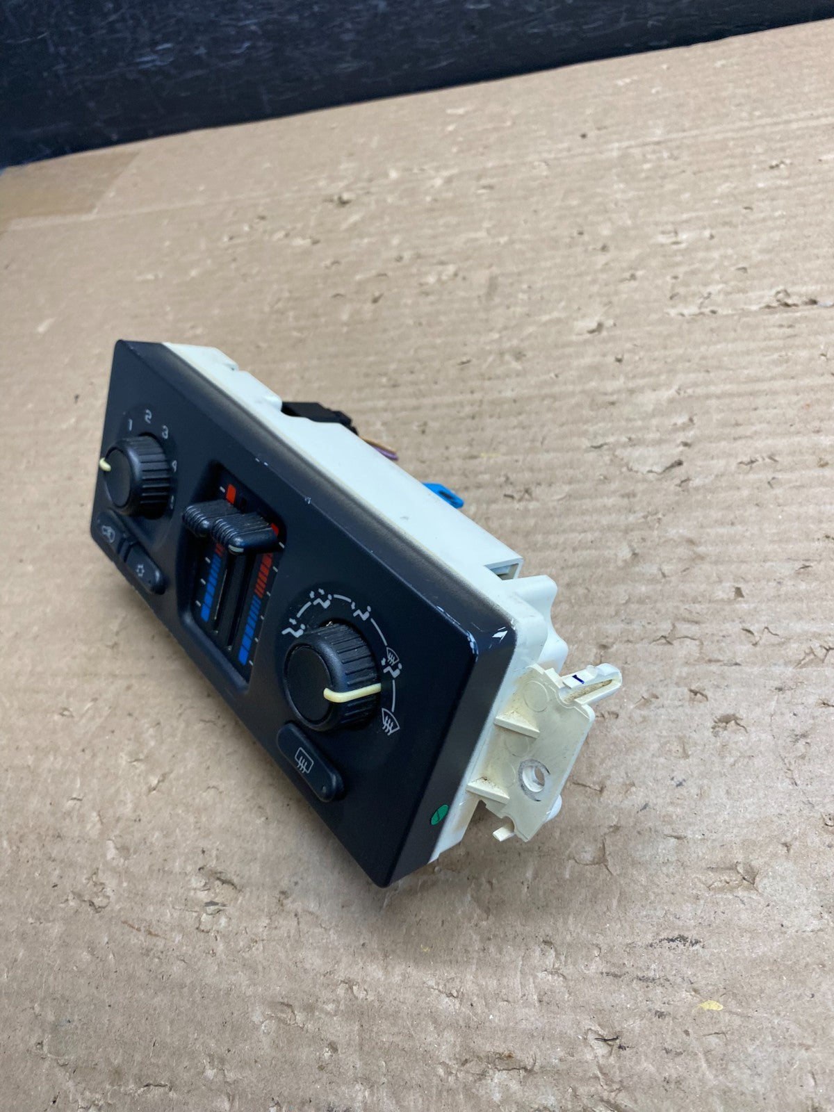 2003-2009 GMC Chevrolet Envoy Trailblazer Climate Control A/C Panel AG8353 DG2