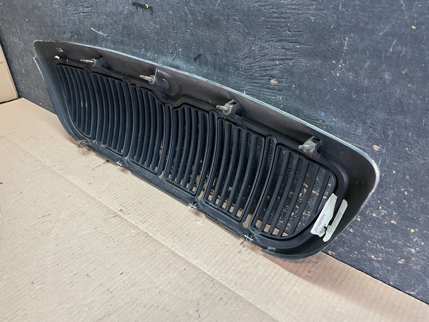 1998 to 2002 Mercury Grand Marquis Front Upper Grill Grille OEM  Z8378 DG6