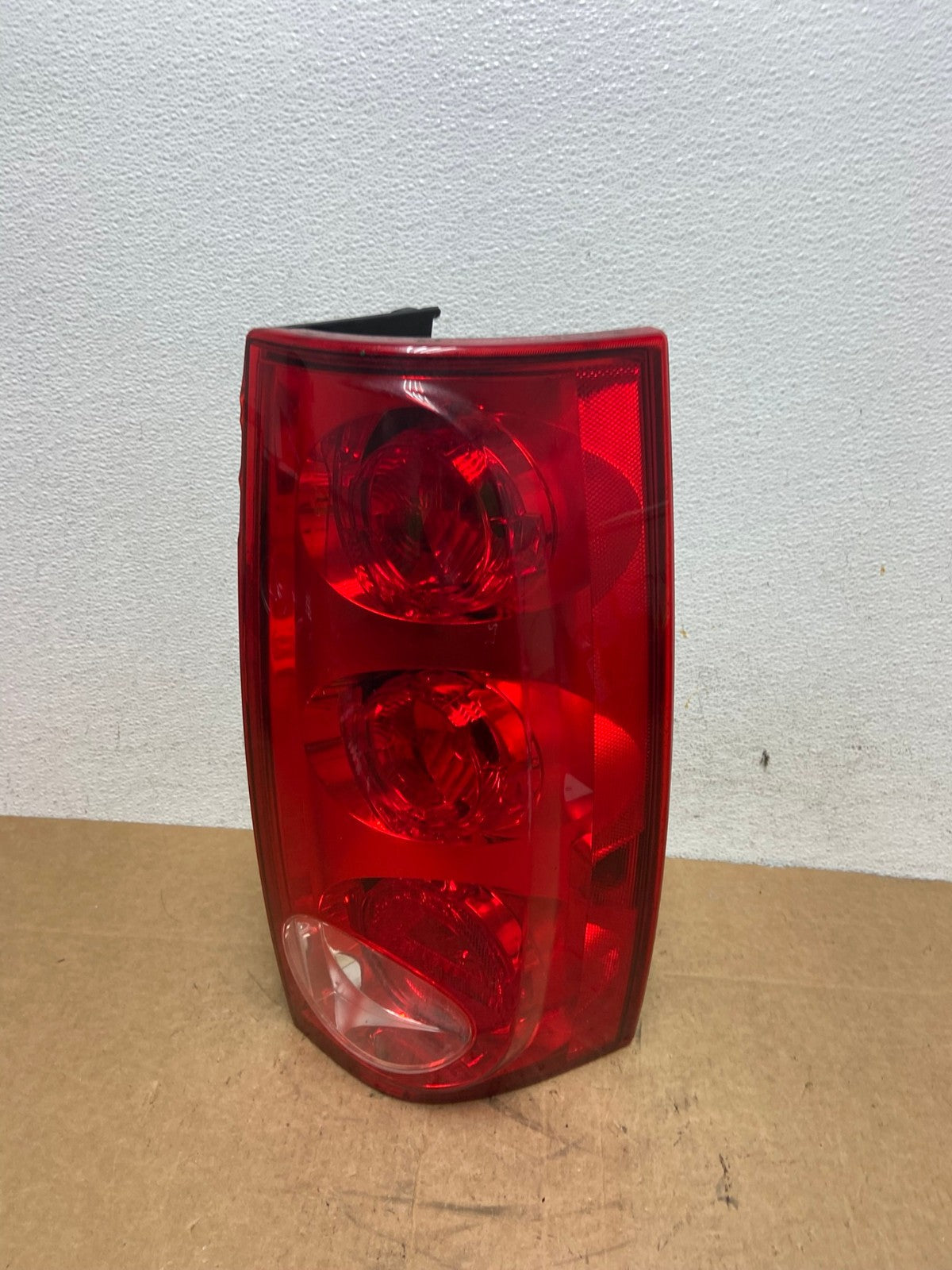 2007 to 2011 GMC Yukon Right Passenger RH Side Tail Light AD6353 LK0