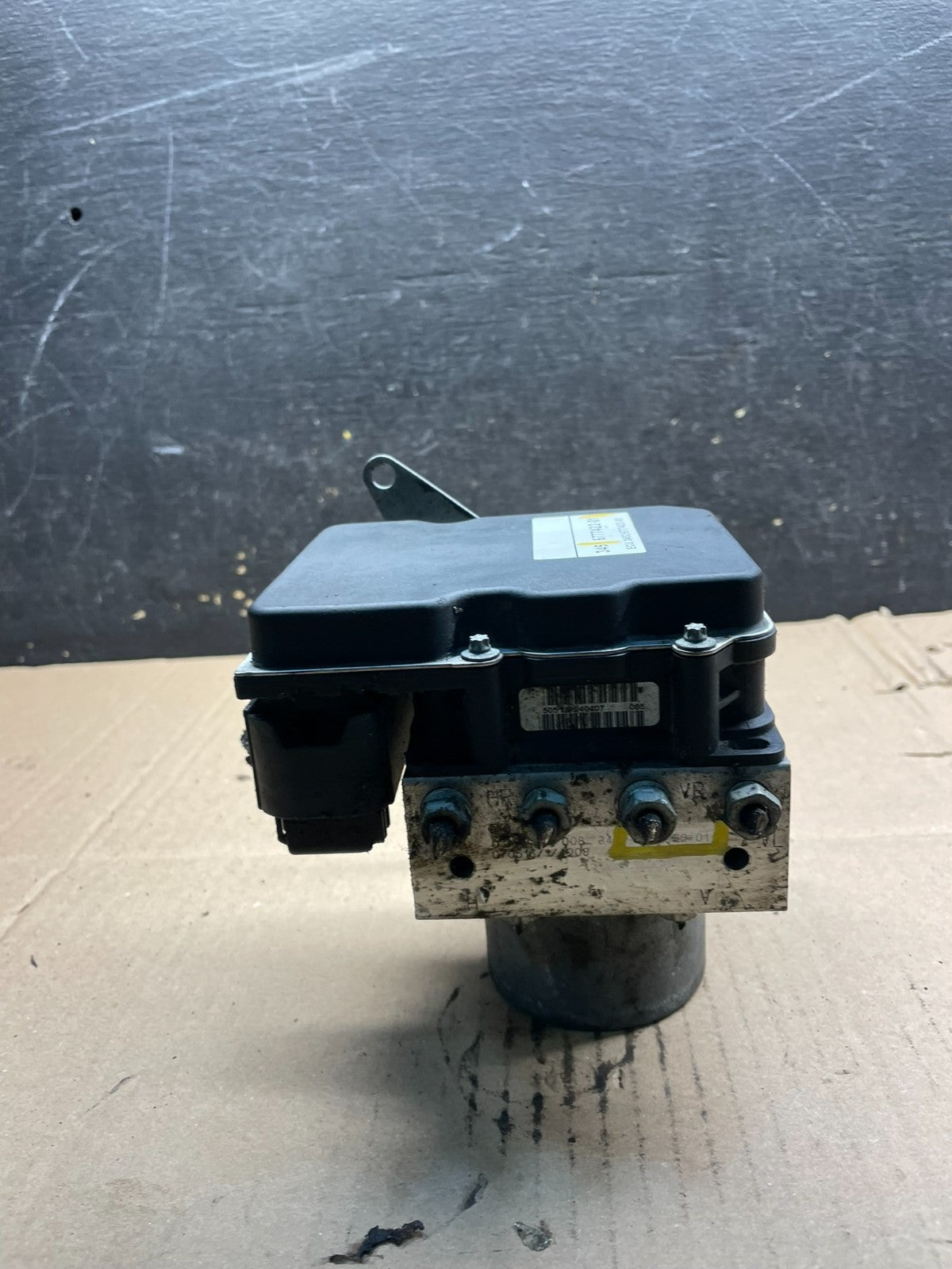 2007 to 2013 BMW 328i ABS Anti-Lock Brake Pump 6768550 v1975 DG3