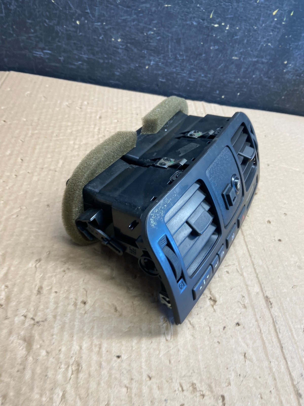2008-2009 Chevrolet Uplander Center Dashboard Air Vent af6341 DG2
