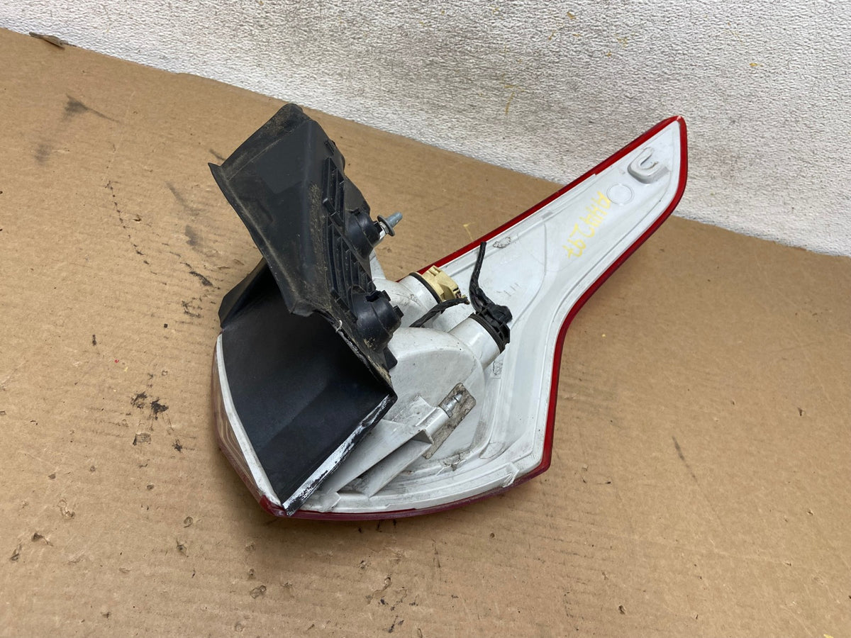 2013 to 2016 Ford Escape Left Driver LH Side Tail Light AH4297 LK7