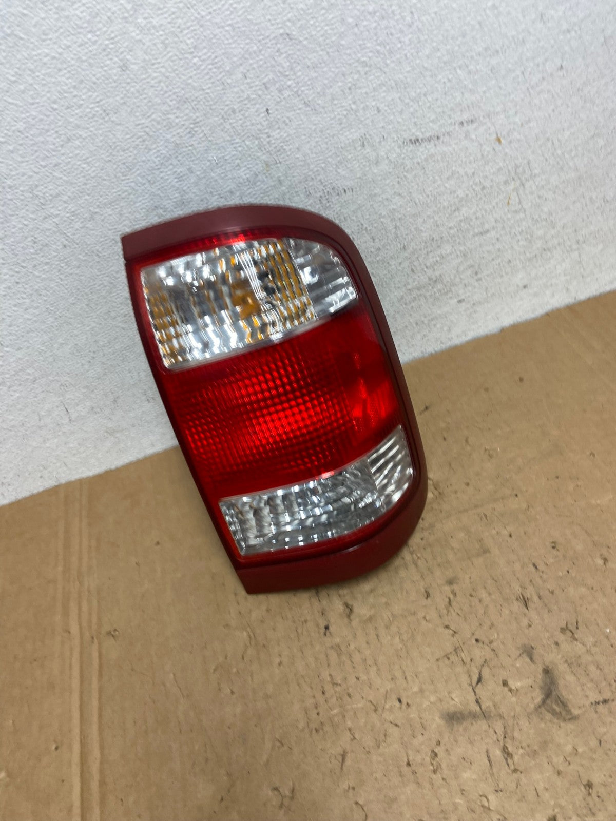 1999 to 2004 Nissan Pathfinder Right Passenger Rh Side Tail light AD3198 LK2