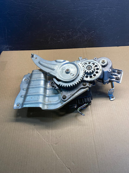 2006 Cadillac SRX Rear Gate Lid Motor Assembly W/ Auto Open Close  OEM AC0849 DG0