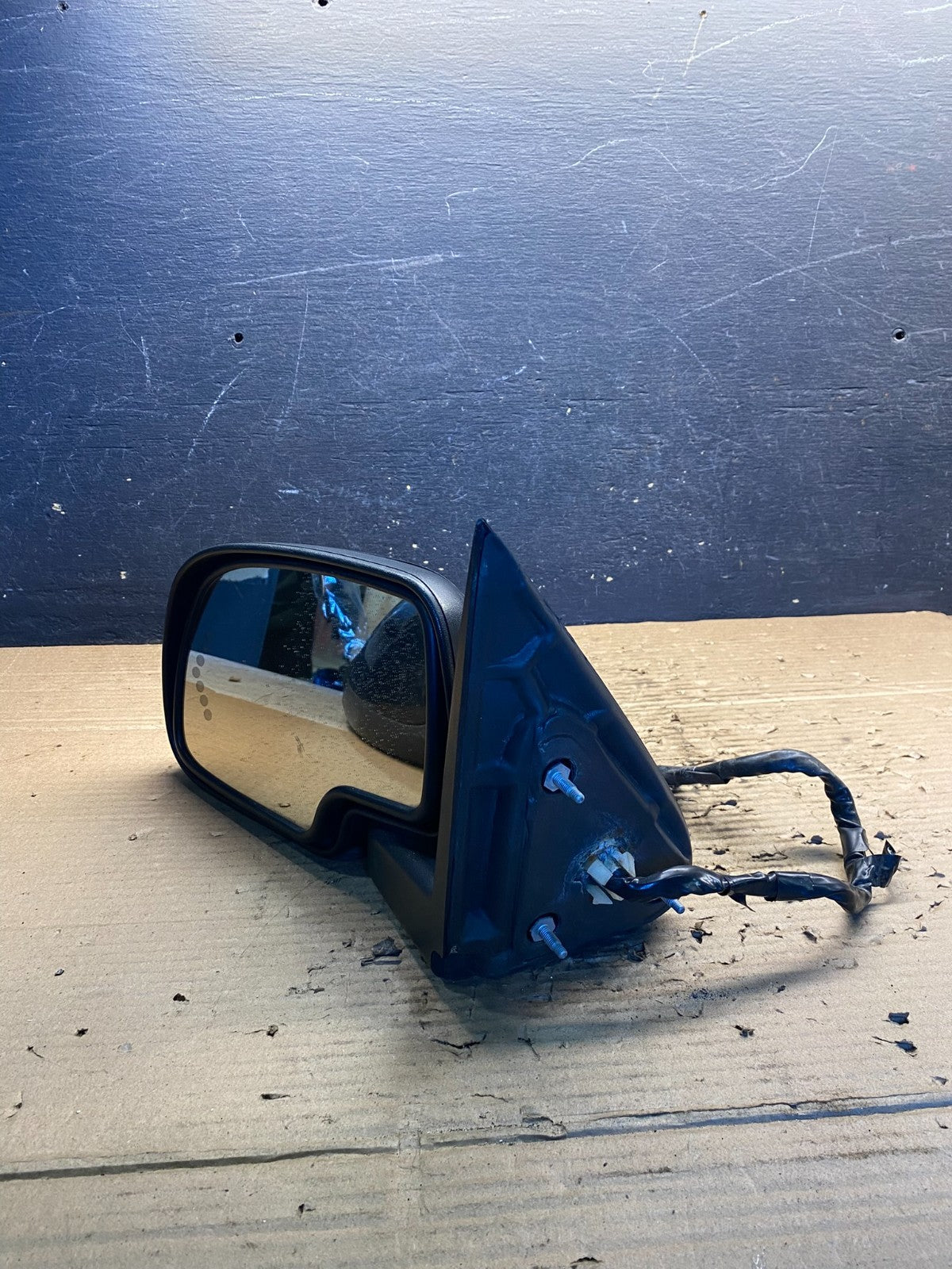 2007-2013 Chevrolet Tahoe Silverado Suburban Left Turn Signal Mirror AA3373 DG11