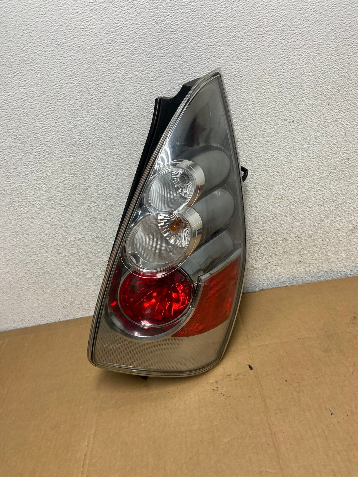 2006 2007 Mazda 5 Right Passenger RH Side Tail Light AD0723 LK0