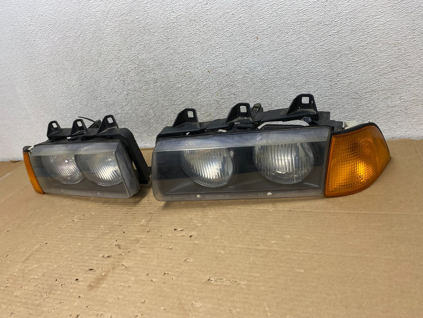 1992 to 1999 Bmw E36 318i 328i Left+Right Halogen Headlights AG9200 DW2