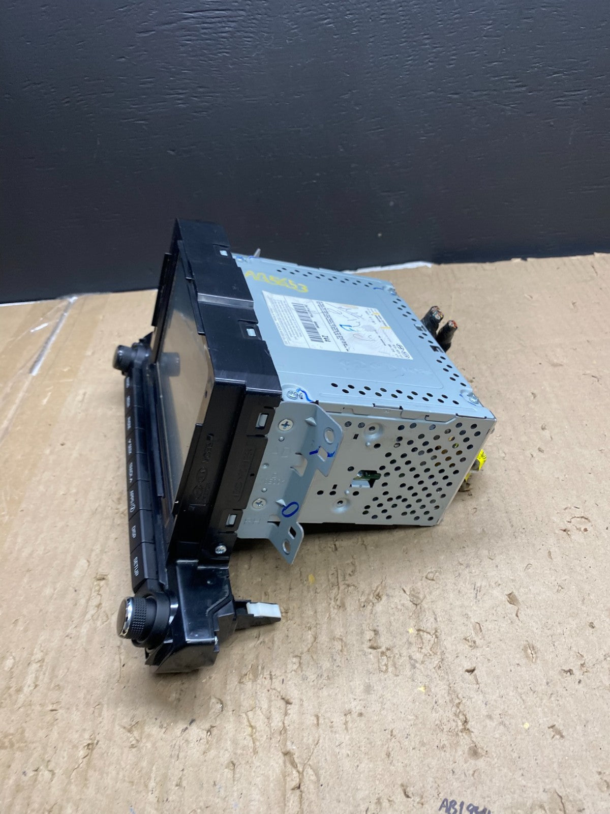 2017 to 2018 Hyundai Elantra  Radio Clock Digital Player FM/AM AB5653 DG2