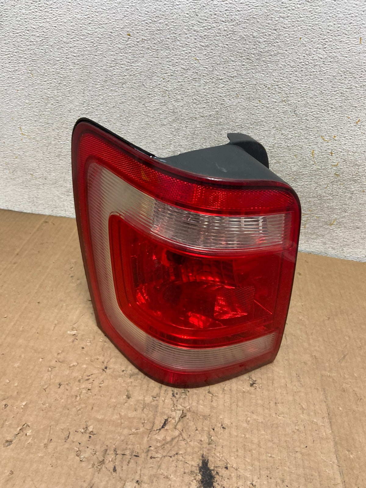 2008 to 2012 Ford Escape Left Driver LH Side Tail Light AI9194 LK0