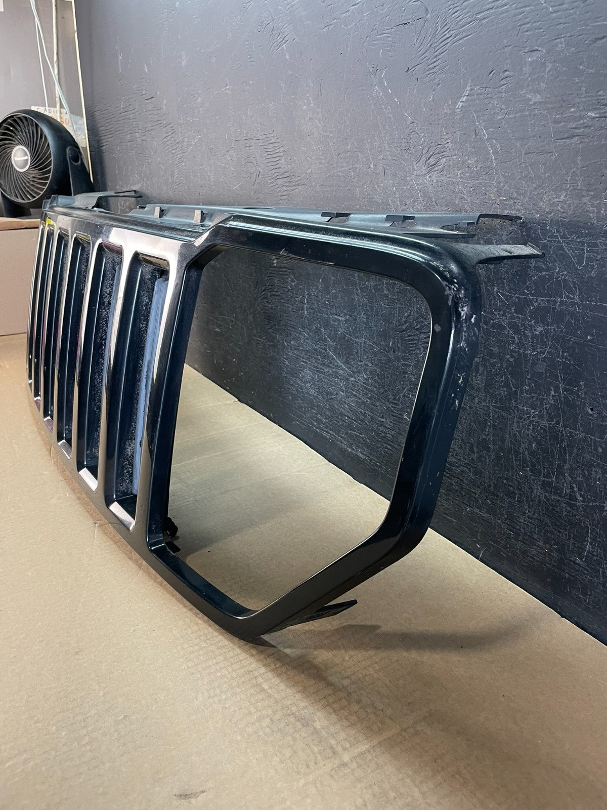 2008 2009 2010 2011 2012 Jeep Liberty Front Upper Grill Grille AF5223 DG1