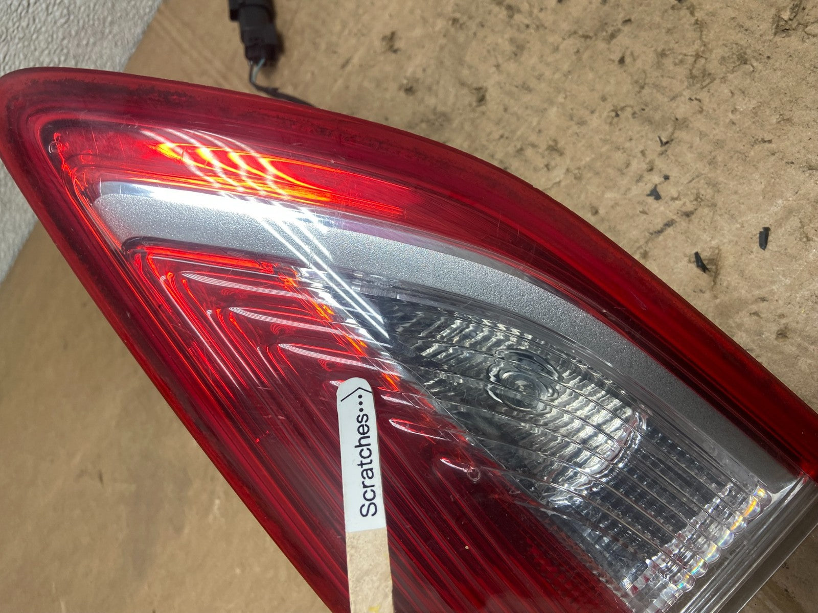 2013 to 2016 Ford Escape Left Driver LH Side Inner Tail Light OEM Y6790 DW3